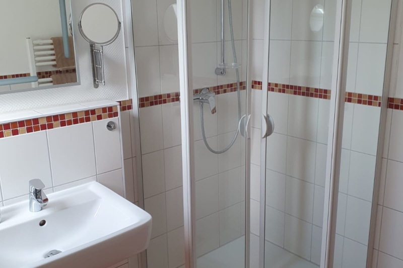 Dusche Einzelzimmer