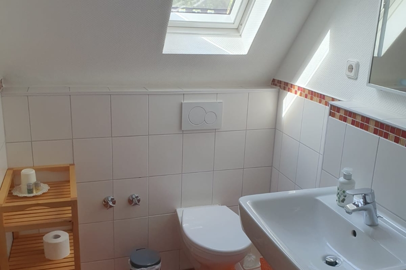 Dusche / WC Einzelzimmer