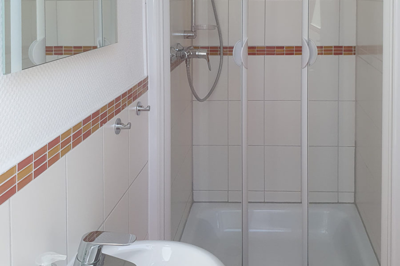 Dusche Doppelzimmer